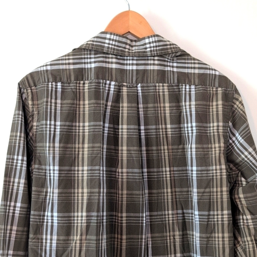 Izod No-Iron Plaid Cotton-Blend Travel Green Plaid Button-Up Shirt Sz Medium - Picture 8 of 8